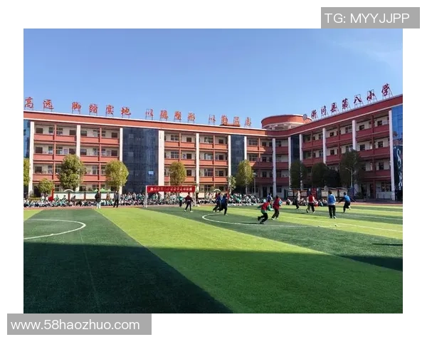 小学足球活动记录与成长历程分享促进学生身心健康和团队合作精神